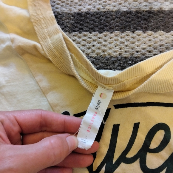 Anthropologie Daily Practice Women’s Adventure T-Shirt Size L Loungewear Shirt - Picture 7 of 7